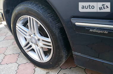 Седан Mercedes-Benz E-Class 2000 в 