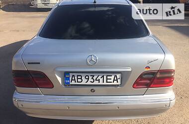 Седан Mercedes-Benz E-Class 2000 в 