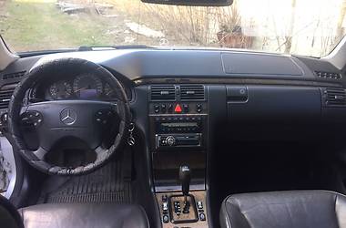 Седан Mercedes-Benz E-Class 2000 в 