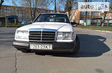 Седан Mercedes-Benz E-Class 1989 в Калиновке