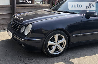 Седан Mercedes-Benz E-Class 2002 в 