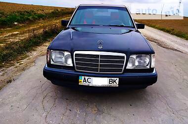 Седан Mercedes-Benz E-Class 1993 в 