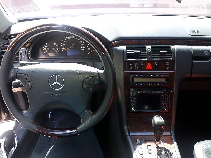 Седан Mercedes-Benz E-Class 2001 в Одессе