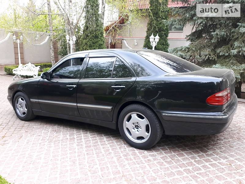 Седан Mercedes-Benz E-Class 2001 в Одессе