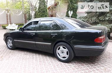 Седан Mercedes-Benz E-Class 2001 в 