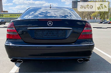 Седан Mercedes-Benz E-Class 2003 в 