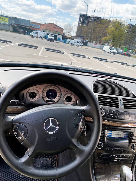 Седан Mercedes-Benz E-Class 2003 в Києві