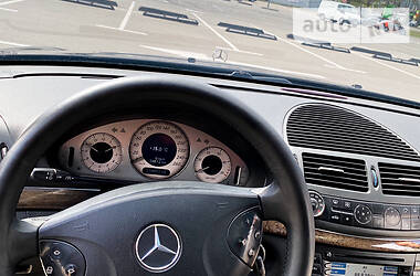 Седан Mercedes-Benz E-Class 2003 в 