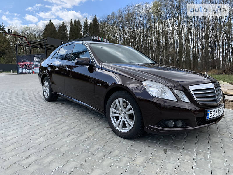 Седан Mercedes-Benz E-Class 2010 в 