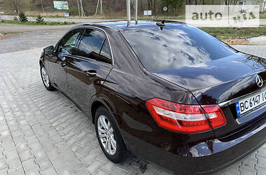 Седан Mercedes-Benz E-Class 2010 в 