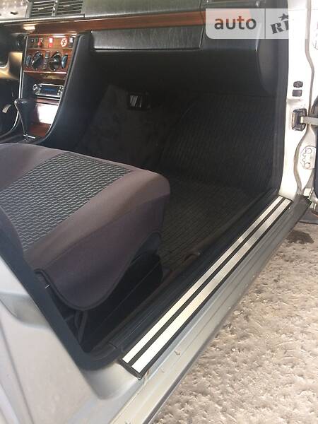 Седан Mercedes-Benz E-Class 1995 в Сваляві фото 61 Седан Mercedes-Benz E-Class 1995 в Сваляві