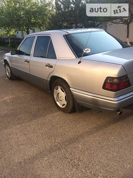 Седан Mercedes-Benz E-Class 1995 в Сваляві фото 66 Седан Mercedes-Benz E-Class 1995 в Сваляві