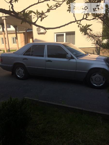 Седан Mercedes-Benz E-Class 1995 в Сваляві фото 72 Седан Mercedes-Benz E-Class 1995 в Сваляві