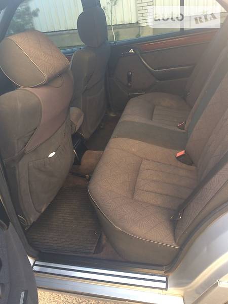 Седан Mercedes-Benz E-Class 1995 в Сваляві фото 83 Седан Mercedes-Benz E-Class 1995 в Сваляві