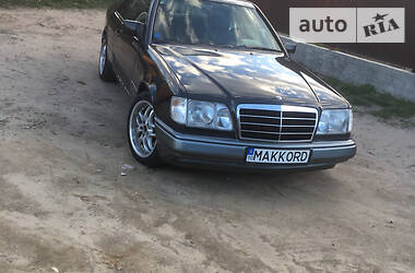 Купе Mercedes-Benz E-Class 1995 в Киеве