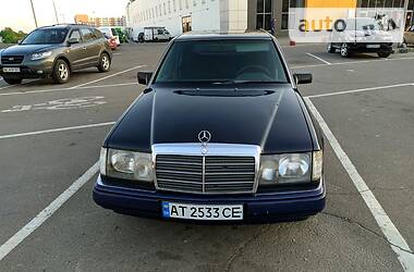 Седан Mercedes-Benz E-Class 1989 в 
