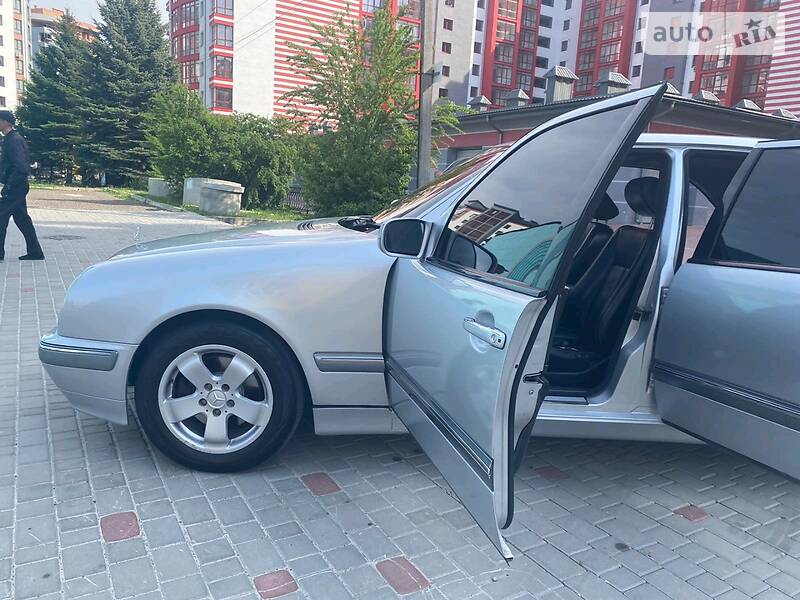 Седан Mercedes-Benz E-Class 2000 в Коломиї