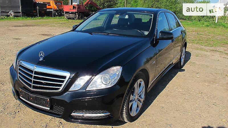 Седан Mercedes-Benz E-Class 2011 в Чернівцях