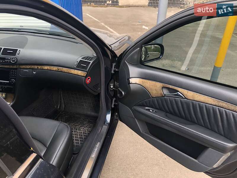 Седан Mercedes-Benz E-Class 2005 в Миколаєві