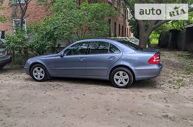 Седан Mercedes-Benz E-Class 2004 в 