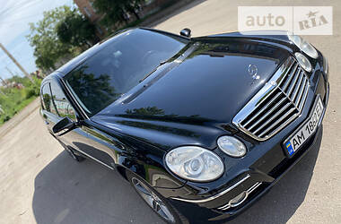 Седан Mercedes-Benz E-Class 2004 в 