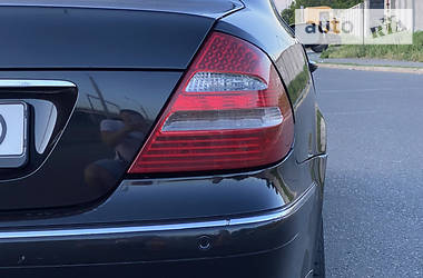 Седан Mercedes-Benz E-Class 2004 в 
