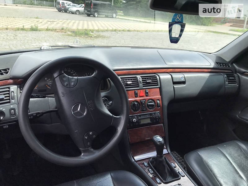 Седан Mercedes-Benz E-Class 2000 в Кам'янець-Подільському фото 10 Седан Mercedes-Benz E-Class 2000 в Кам'янець-Подільському