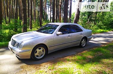 Седан Mercedes-Benz E-Class 2000 в Богуславе