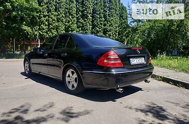 Седан Mercedes-Benz E-Class 2005 в 