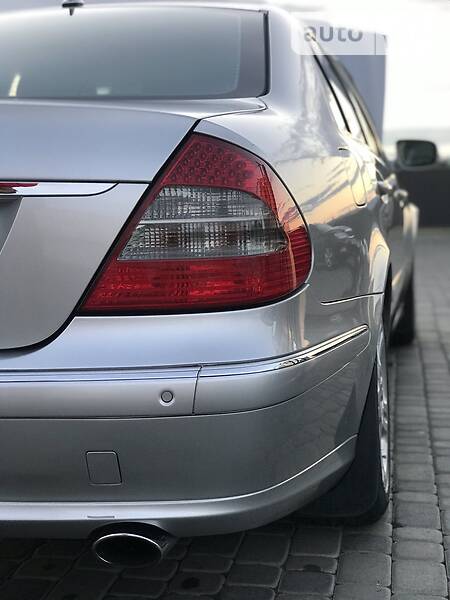Седан Mercedes-Benz E-Class 2003 в Мукачевому