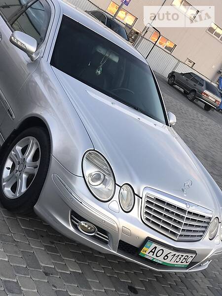 Седан Mercedes-Benz E-Class 2003 в Мукачевому