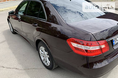 Седан Mercedes-Benz E-Class 2010 в 