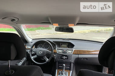 Седан Mercedes-Benz E-Class 2010 в 