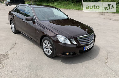 Седан Mercedes-Benz E-Class 2010 в 