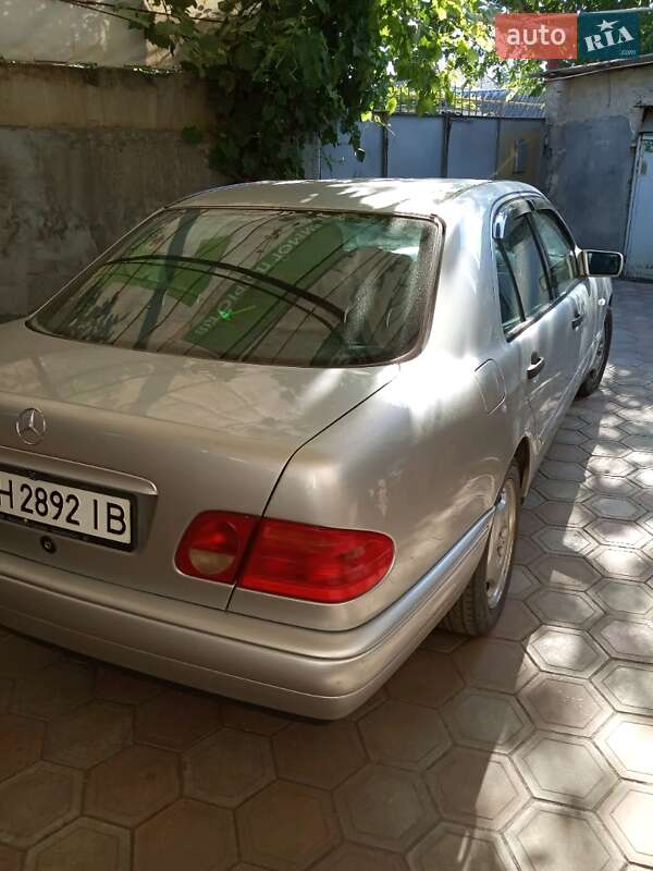 Седан Mercedes-Benz E-Class 1998 в Одесі