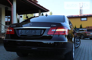 Седан Mercedes-Benz E-Class 2010 в 