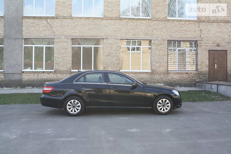 Седан Mercedes-Benz E-Class 2011 в Києві