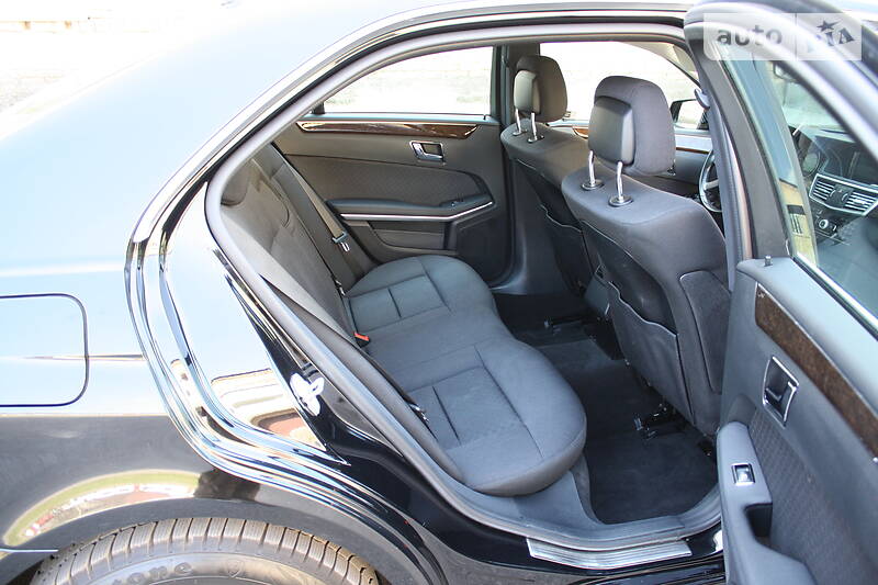 Седан Mercedes-Benz E-Class 2011 в Києві