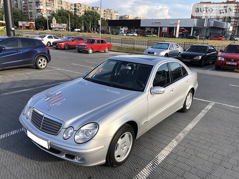 Седан Mercedes-Benz E-Class 2002 в Львові