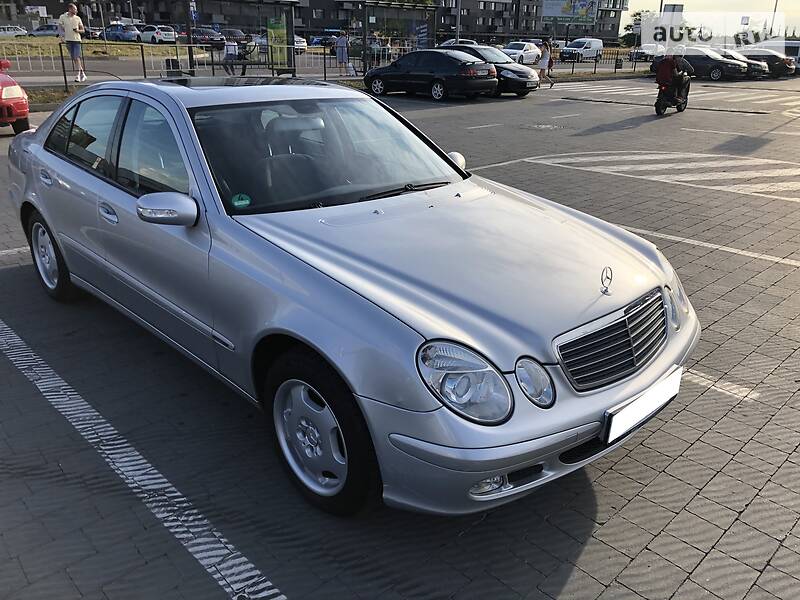 Седан Mercedes-Benz E-Class 2002 в Львові