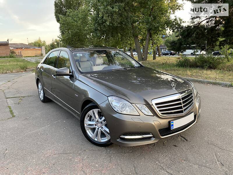 Седан Mercedes-Benz E-Class 2012 в Києві