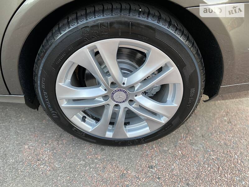 Седан Mercedes-Benz E-Class 2012 в Києві