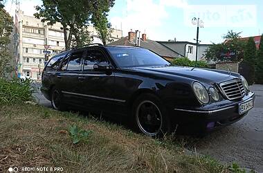 Універсал Mercedes-Benz E-Class 2000 в 
