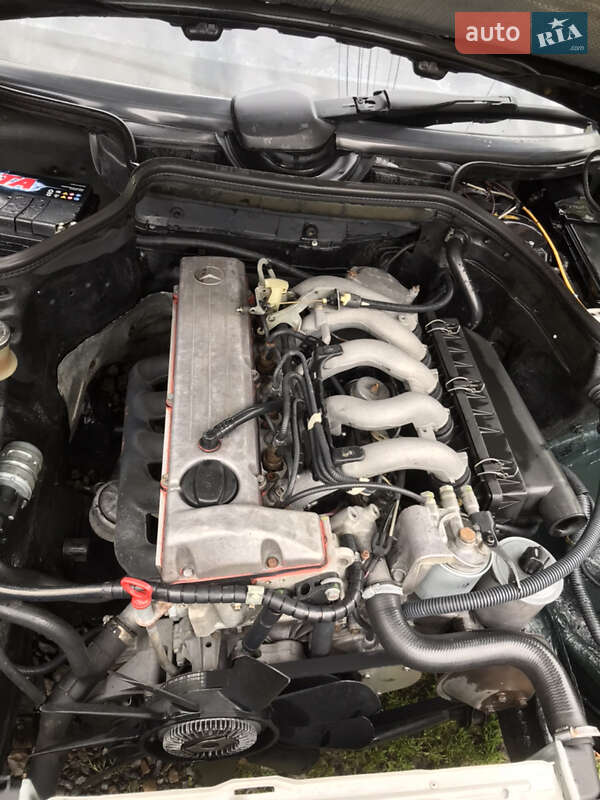 Седан Mercedes-Benz E-Class 1986 в Виноградові