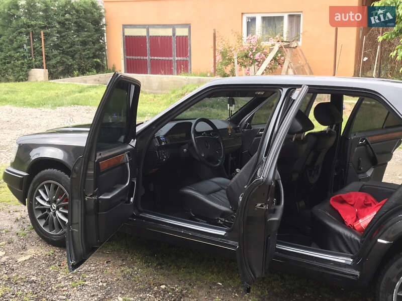 Седан Mercedes-Benz E-Class 1986 в Виноградові