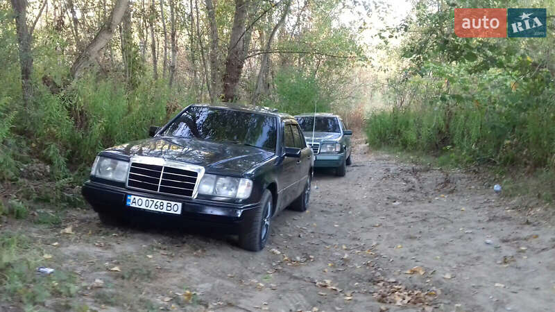 Седан Mercedes-Benz E-Class 1986 в Виноградові