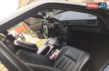 Седан Mercedes-Benz E-Class 1986 в 
