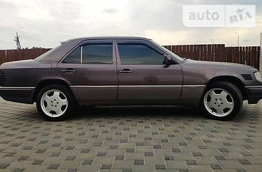 Седан Mercedes-Benz E-Class 1994 в 