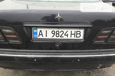 Седан Mercedes-Benz E-Class 2001 в Києві