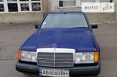 Седан Mercedes-Benz E-Class 1988 в Виннице